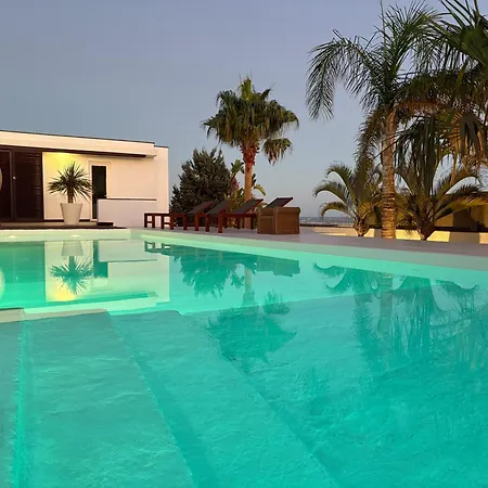 Claus - Private Pool Oasis In Appartamento *